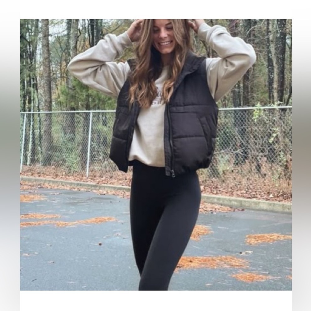 NWT Nordstrom Industry Black Puffer Vest size XS - Picture 10 of 10